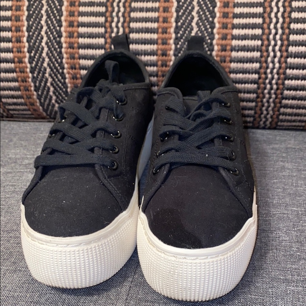Black Canvas platforms sneakers